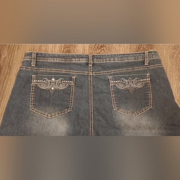 Blue Identity Denim Jean Shorts Bermuda Size 16 Jort Medium Wash Summer Mid Rise - Picture 3 of 9